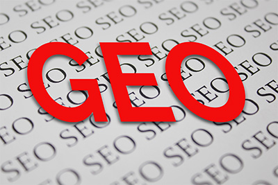 Begriff GEO vor dem Hintergrund des Wortes SEO &ndash; Symbol f&uuml;r Generative Engine Optimization.